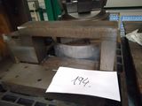 une photo d'une machine sur laquelle est posé un morceau de papier