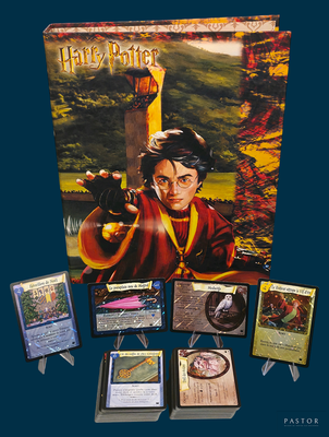 un jeu de cartes Harry Potter sur fond bleu