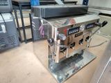 a machine that is sitting on a table in a room