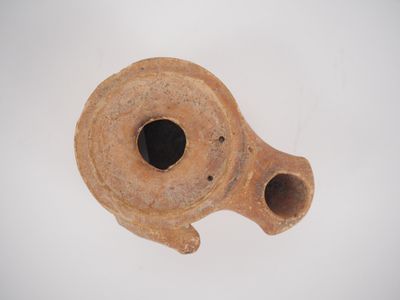 Carthage. Lampe à poucier en céramique. III-IIe s. av. J.-C.… - Photo 1