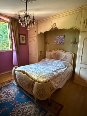 Le contenu d'une chambre de style Louis XV