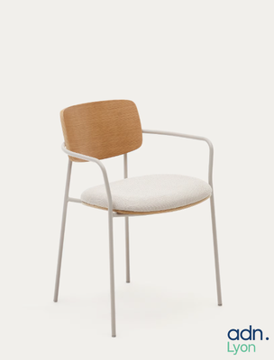an image of a chair with a wooden seat and back