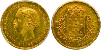 a gold sovereign coin with the image of queen victoria