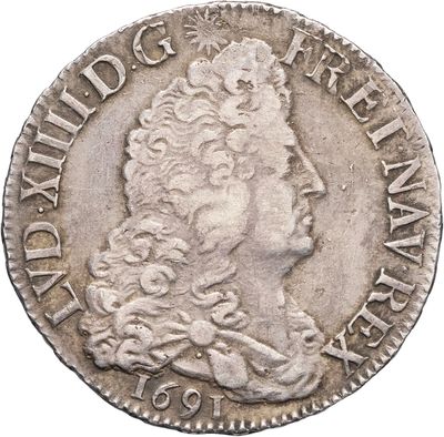 gros plan d'une pièce de monnaie sur fond blanc