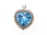 un pendentif en forme de cœur, composé d'une topaze bleue et de diamants