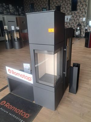 une machine placée au milieu d'une pièce