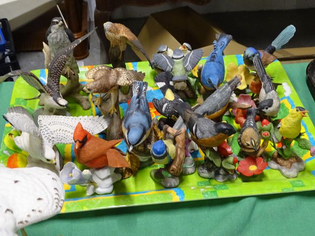 Ensemble d’oiseaux en biscuit, (possibilité de petits manques)