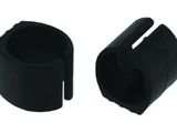 une paire de porte-gobelets en plastique noir sur fond blanc