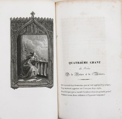un livre ouvert sur lequel figure l'image d'une femme assise sur une chaise
