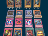 beaucoup de cartes sur la table