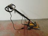 an image of a machine that is sitting on the floor
