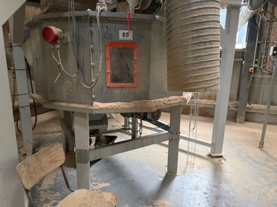 une image d'une machine située dans un bâtiment