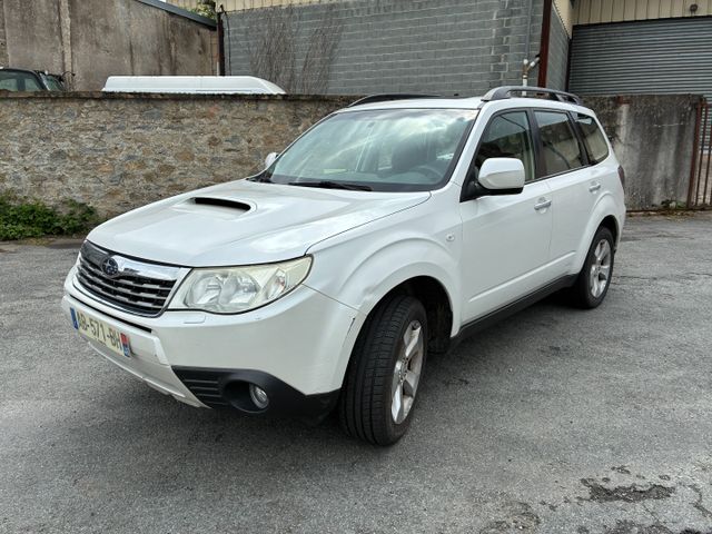 Véhicule particulier SUBARU Forester, immatriculée AB-571-BH, 1èr