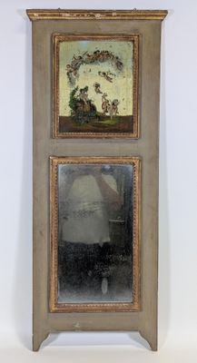 deux tableaux accrochés au mur l'un à côté de l'autre