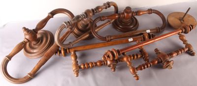 [ DIVERS ] Ensemble de cinq porte-serviettes en bois tourné … - Photo 1