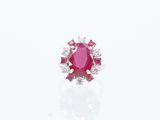 une bague en rubis et diamants