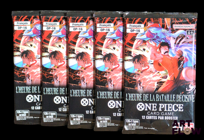 Trois paquets de cartes de jeu de cartes « One Piece » sont représentés sur un fond noir.