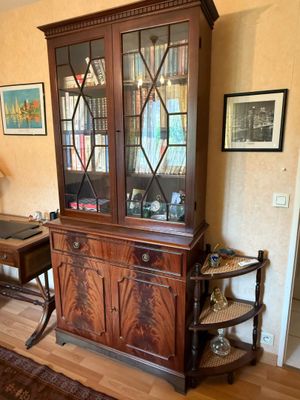 Bibliothèque anglaise et son contenu