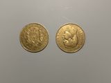 deux pièces d'or, dont l'une représente un visage et l'autre une tête