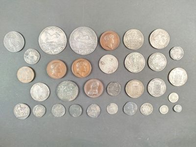 an image of a bunch of coins sitting on top of a table