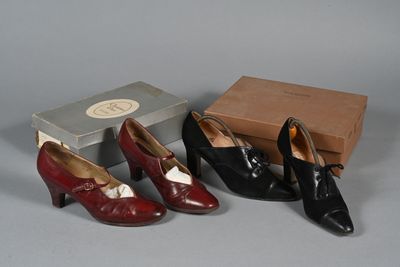 CHRISTIAN DIOR Boutique. Paire d'escarpins en cuir bordeaux,…