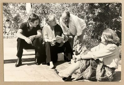 Walter Carone. Guy Bedos Simone Signoret et le sculpteur Cés…