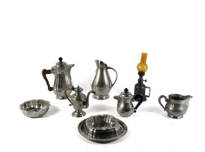 a lot of silver items that are on the table