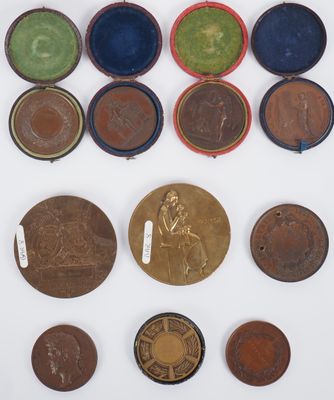 10 différentes médailles en bronze ou métal d'après Caqué, G… - Photo 1