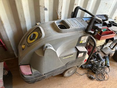 1 nettoyeur haute pression à eau chaude KARCHER HDS 6/12 Ste…