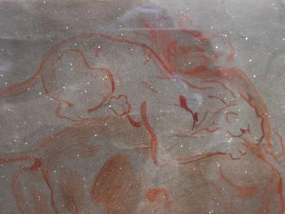 un dessin représentant une femme et un enfant sur une feuille de papier