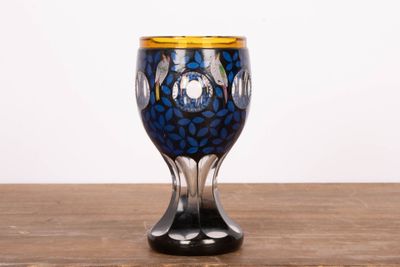 Johan OERTEL attribué à Verre calice en cristal de bohème à …