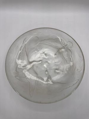 VERLYS France Coupe creuse en verre opalescent à décor de po…