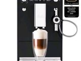 une image d'une machine à café avec une tasse de café