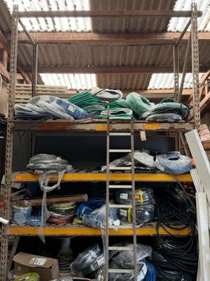 Rack charges lourdes, 2 échelles, 6 lisses A démonter quand …