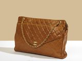 pochette en cuir matelassé Chanel