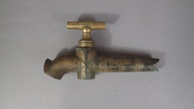 GARDON. Robinet de tonneau en bronze.