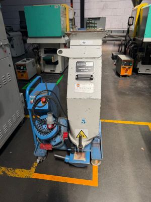 a machine that is sitting in the middle of a room