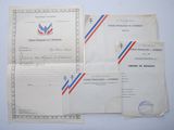 trois enveloppes contenant une carte d'identité de l'armée de l'air américaine et une carte d'identité de l'armée de l'air américaine
