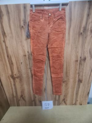 Lot de 120 pantalons femme ? Differentes tailles