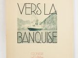 un vieux livre avec l'image d'un bateau sur l'eau