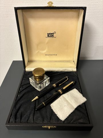 MONTBLANC, en coffret, deux stylos - Stylo plume Meisterstuck, av...