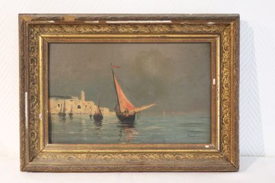 une image d'un tableau représentant un voilier dans l'eau