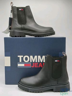 tommy hilfiger chelsea chelsea boot in black