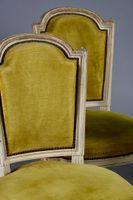 Suite de six chaises en hêtre mouluré, sculpté et relaqué bl… (photo 2)