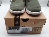 Baskets Nike Air Prestoe vert olive et blanc