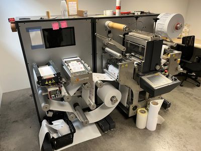 a machine that is sitting in the middle of a room