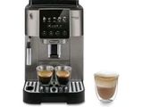 gros plan d'une machine à café avec deux tasses de café