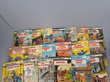 une pile de livres pour enfants est empilée les uns sur les autres