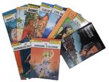 un grand nombre de livres posés sur une table