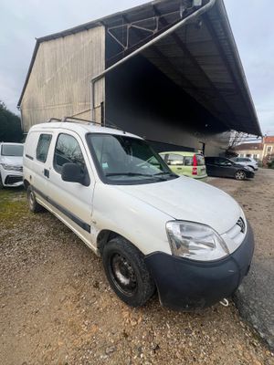 PEUGEOT PARTNER Immatriculé : BM-777-CN Date de première imm…